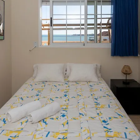 Caleta, Atico, 3 Frente Al Mar, By Bookindenia Apartamento *