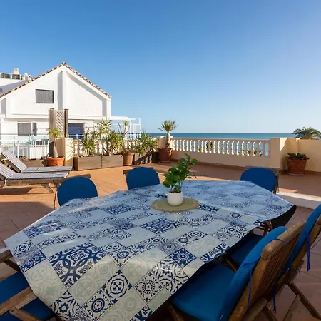 Caleta, Atico, 3 Frente Al Mar, By Bookindenia *