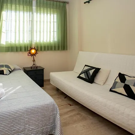 Apartament Caleta, Atico, 3 Frente Al Mar, By Bookindenia *