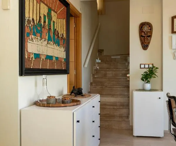 Apartamento Caleta, ático, 3 Frente Al Mar, By Bookindenia