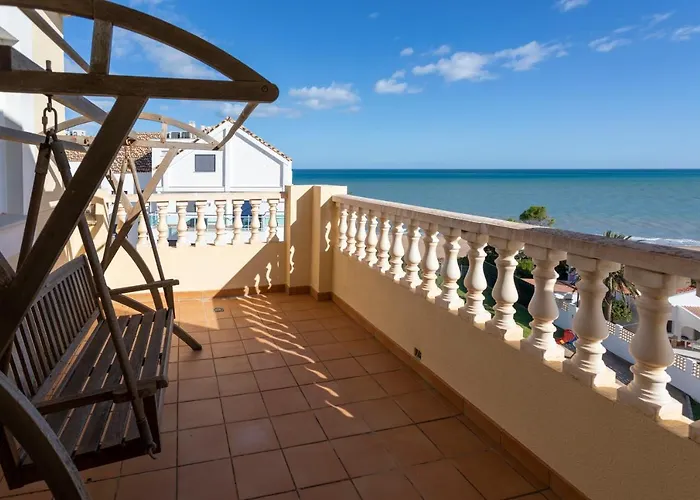 Apartamento Caleta, ático, 3 Frente Al Mar, By Bookindenia