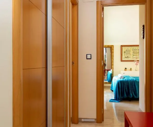 Apartamento Caleta, ático, 3 Frente Al Mar, By Bookindenia *